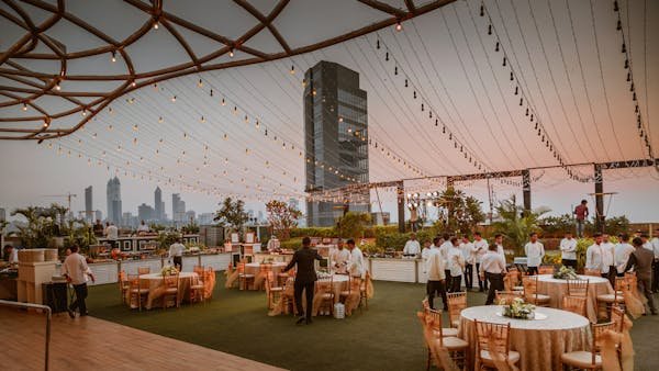 Salle de réception spacieuse à Pornic : fêtes et anniversaires réussis